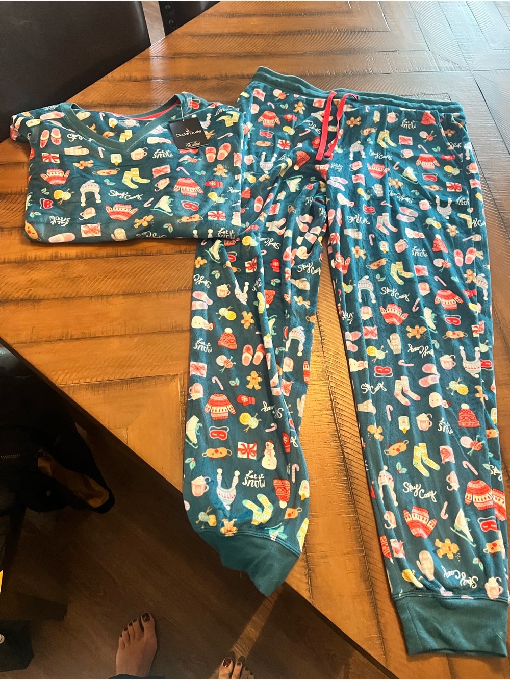 Cuddl Duds Holiday Pajama Set Green Winter Print V-Neck & Joggers NWT Size large